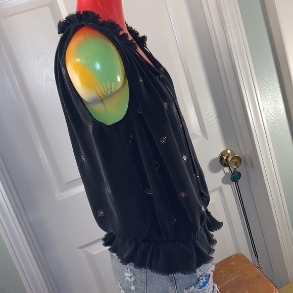 EXPRESS Low Neckline Silk Top - Picture 5 of 11